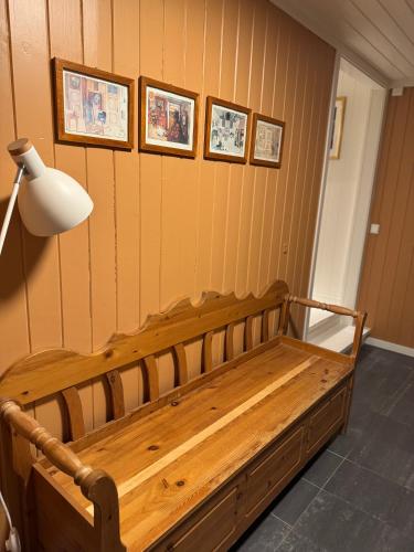 Entrada, Huset i den lykkelige gaten in Elverum