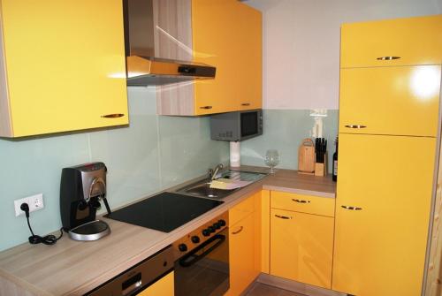 מטבח, Ferienwohnung mit Garten in ruhiger Lage am Waldrand in פלאוברג