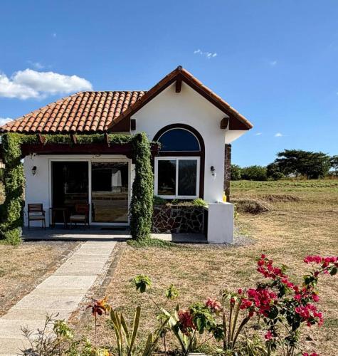 Ngoại cảnh khách sạn, T14 - Eco Friendly 2BR Tiny Home by Veritas Pacifica in San Diego