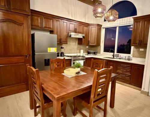 Bếp, T14 - Eco Friendly 2BR Tiny Home by Veritas Pacifica in San Diego