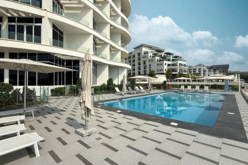 Palm Jumeirah Luxury Direct Beach Access and Views - image 7