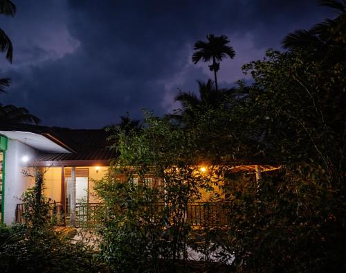 FeelATHome STAY - Near sinharajaya in Deniyaya