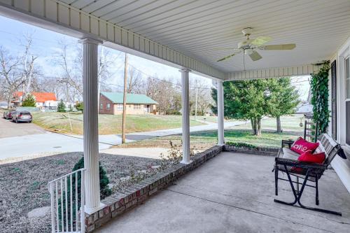 Patio Oasis! Charming 'Ivy Cottage' in Tennessee in Dresden (TN)