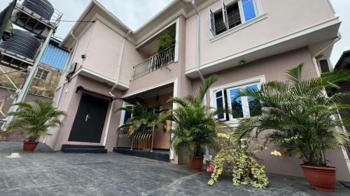 SEGXYCOLD VALLEY OASIS Elegant 2-Bedroom Apartment in Ifako-Ijaiye