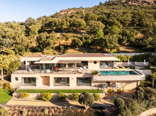 Villa de prestige avec piscine et vue mer 10 personnes Grimaud