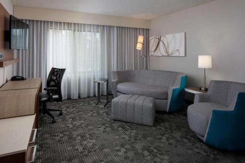Courtyard by Marriott Daytona Beach Speedway/Airport - image 6