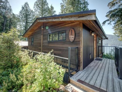 Hera's Cove - Oceanfront Oasis - Pet Friendly in Port Renfrew (BC)