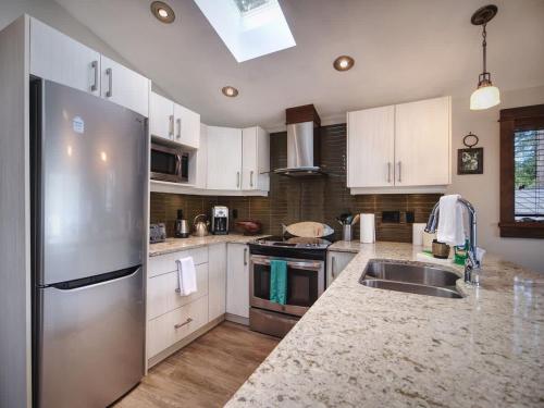 Hera's Cove - Oceanfront Oasis - Pet Friendly in Port Renfrew (BC)