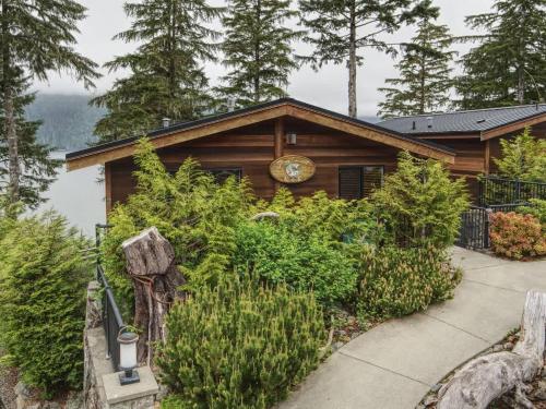 Going Coastal A - Oceanfront - Pet Friendly in Port Renfrew (BC)