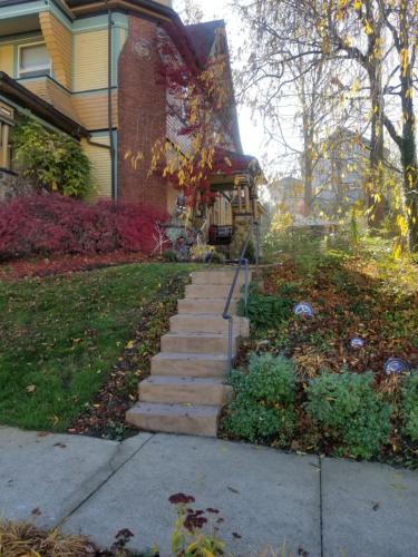 The Queen, A Victorian Bed & Breakfast in Bellefonte, USA