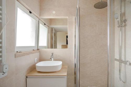 OLIVA 50 - 4 Bedrooms and Office - 3 Bathrooms - Near Lisbon Expo & Airport - image 5