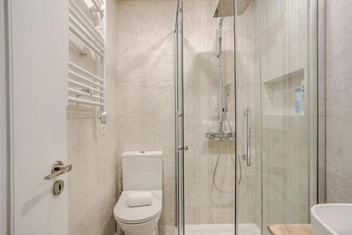 OLIVA 50 - 4 Bedrooms and Office - 3 Bathrooms - Near Lisbon Expo & Airport - image 9