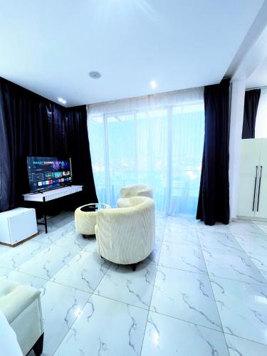 บริการและสิ่งอำนวยความสะดวก, IFEMIDE ESTATES - LUXURY HOMES in อะคูร์
