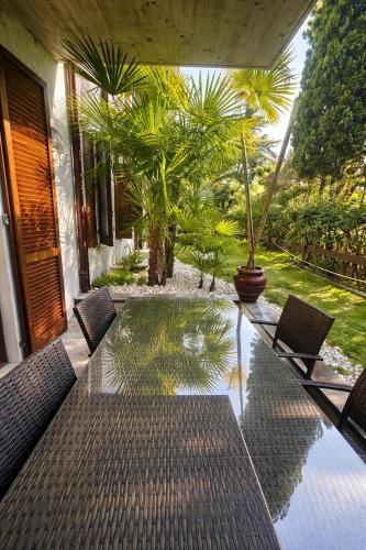 Kert, Residence Alexandra Stay in Colombare