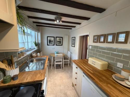 廚房, Pretty Cottage in Harleston, Norfolk, dog friendly in 哈爾斯頓