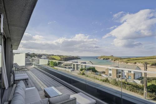 Penthouse Balcony with Expansive Sea Views Parking – khách sạn tại Porth