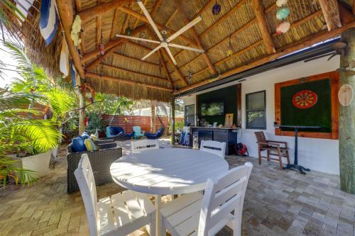 Upscale Home with Hot Tub Walking Distance to Beach in Pompano Beach, USA