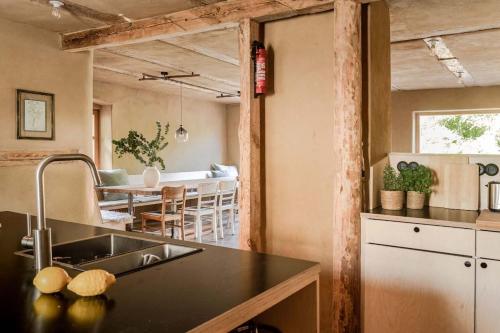 Landhauswolfsruh - Historischer Dreiseitenhof in Brandenburg - Sauna - Familie-Freunde-Retreat in Großwoltersdorf
