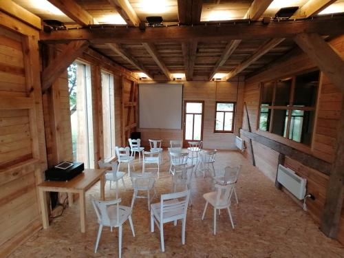 Landhauswolfsruh - Historischer Dreiseitenhof in Brandenburg - Sauna - Familie-Freunde-Retreat in Großwoltersdorf
