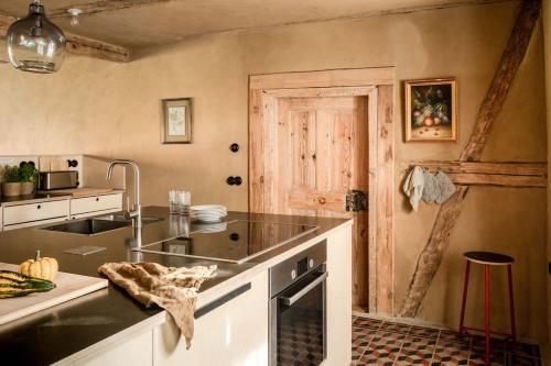 Landhauswolfsruh - Historischer Dreiseitenhof in Brandenburg - Sauna - Familie-Freunde-Retreat in Großwoltersdorf