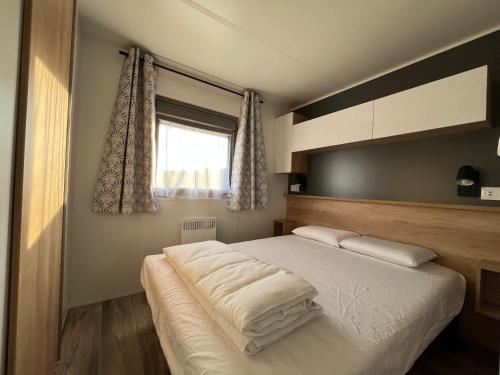 Bungalow neuf dans les dunes, acces direct a la plage in Dannes