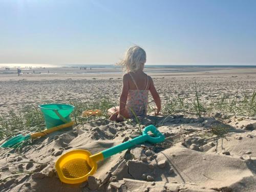 Bungalow neuf dans les dunes, acces direct a la plage in Dannes