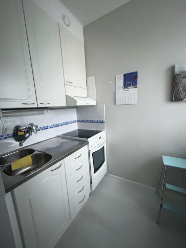 keuken, Central Studio Apartment in Pori