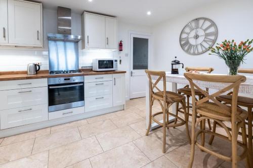 Iekārtas, 3 Bed in Appledore oc-rockro in Northema