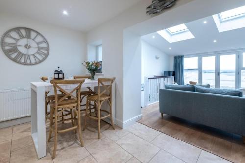 Iekārtas, 3 Bed in Appledore oc-rockro in Northema