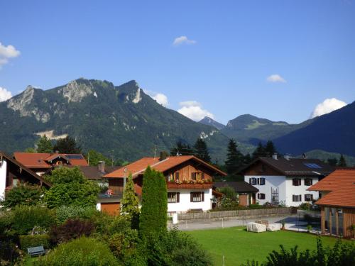A környék, Gasthof Falkenstein - Metzgerei Schwaiger - in Flintsbach am Inn