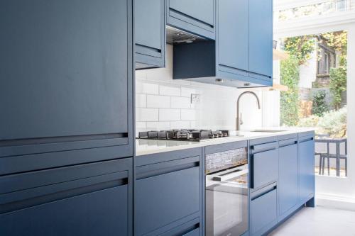 Ossington Street by onefinestay - image 6