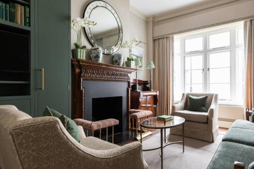 Burton Mews by onefinestay - image 12