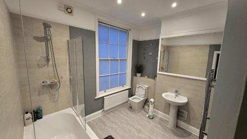 Seaside 4 bed terraced house in Hastings