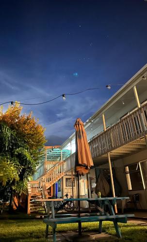 Unterkunft von außen, Finlay Jack's Backpackers in Taupo