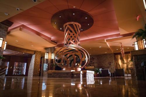 Vestabils, Downstream Casino Resort in Loma Linda (MO)