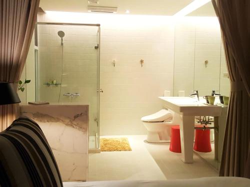 Well-appointed bathrooms