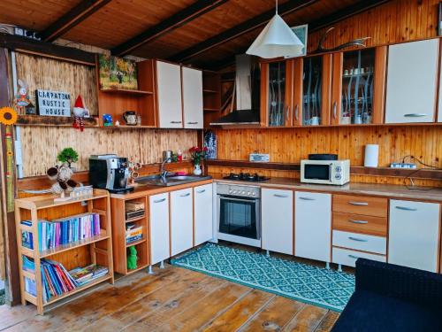 Balkons/terase, Carpatina A-Frame Retreat - Rustic Cabins for Couples in Costeşti (Dâmbovița)