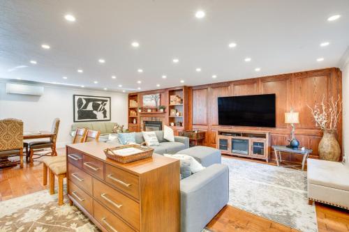 Beach and Skiing at Zephyr Cove house in Skyland