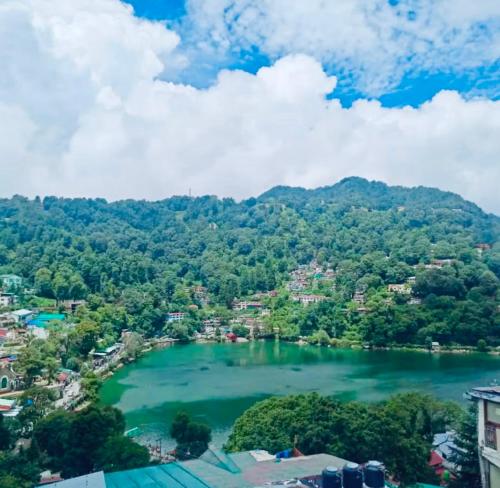 Naini Hill View Boho in Nainital