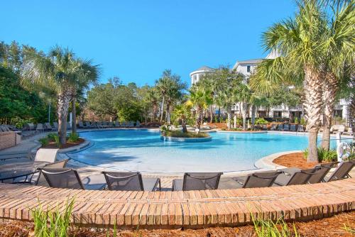 Lasata Grand Sandestin Resort at Baytowne Warf Pool Beach & Shuttle Access - image 3