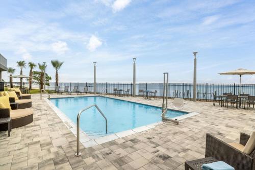 Residence Inn by Marriott Navarre Waterfront - image 5