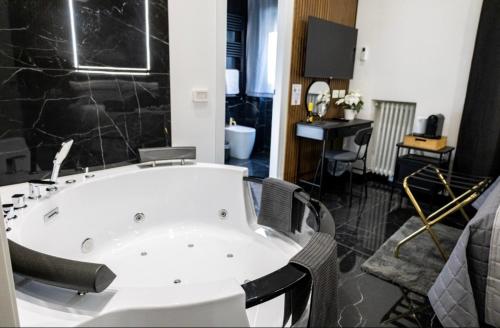 Salandra Suite- Bari Policlinico