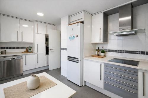 keuken, Apartamento espacioso - 2 dormitorios - 2 baños - Cerca del metro (Apartamento espacioso - 2 dormitorios - 2 banos - Cerca del metro) in La Latina