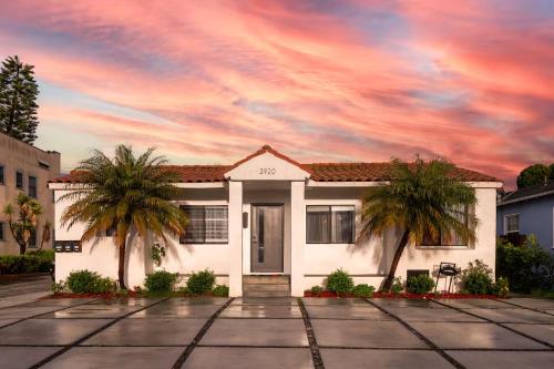 Luxury Oasis in Culver City! Free parking and Jacuzzi in Los Angeles, USA