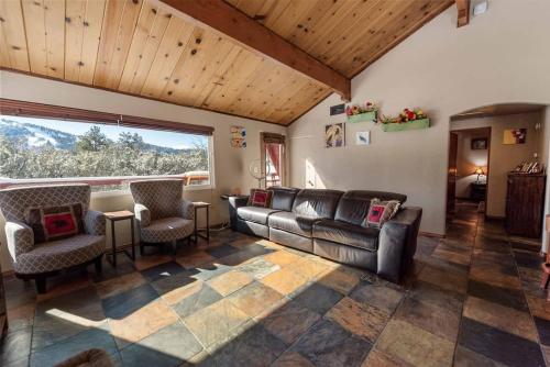 072 - Gourmet Getaway in Big Bear Lake, USA