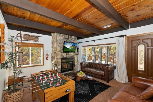 147 - Hillside Hideaway in Big Bear Lake, USA