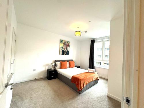 Westminster Three-Bedroom Apartment - image 2
