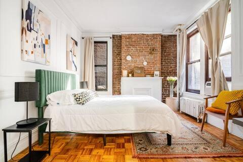 89-2R 1BR 2Beds UES in New York, USA