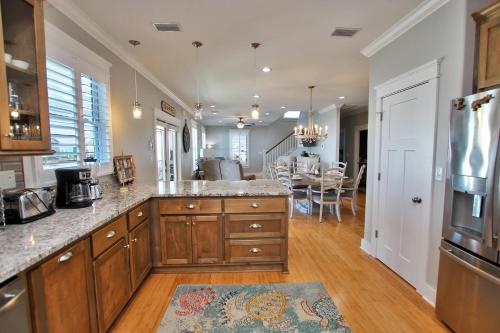 All Mohs Paradise by Youngs Suncoast in Fort Morgan