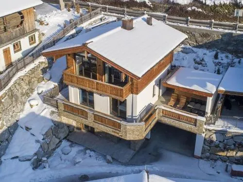 Chalet with Sauna Near Ski Bus in Neukirchen am Großvenediger, Österreich